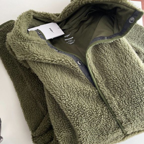NWT Nike Yoga sherpa fleece pullover sweater in green - Picture 9 of 10